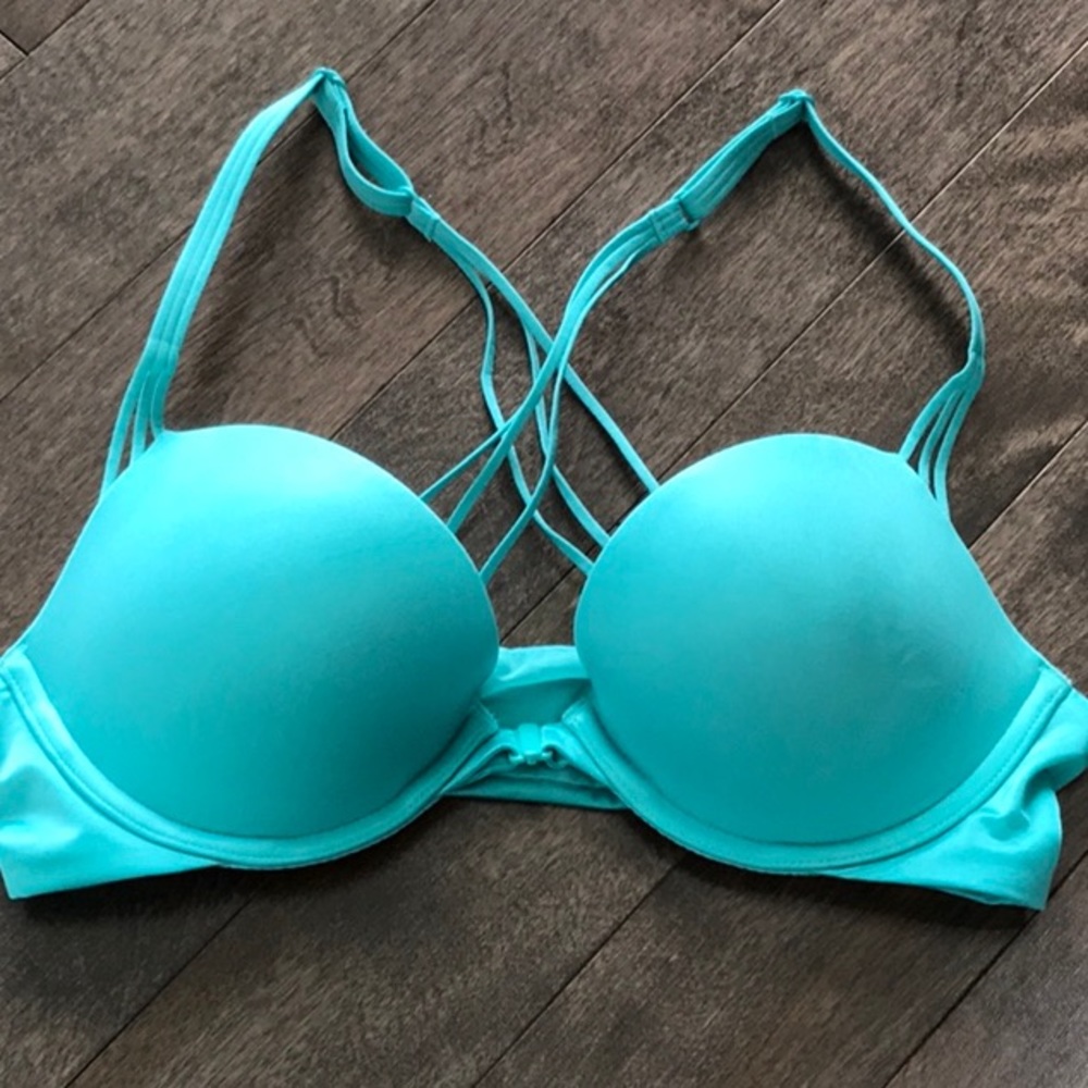 Victoria’s Secret Very Sexy Strappy Racerback bra
